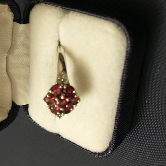 Flower inspired deep ruby red ring - Picture 7 of 14